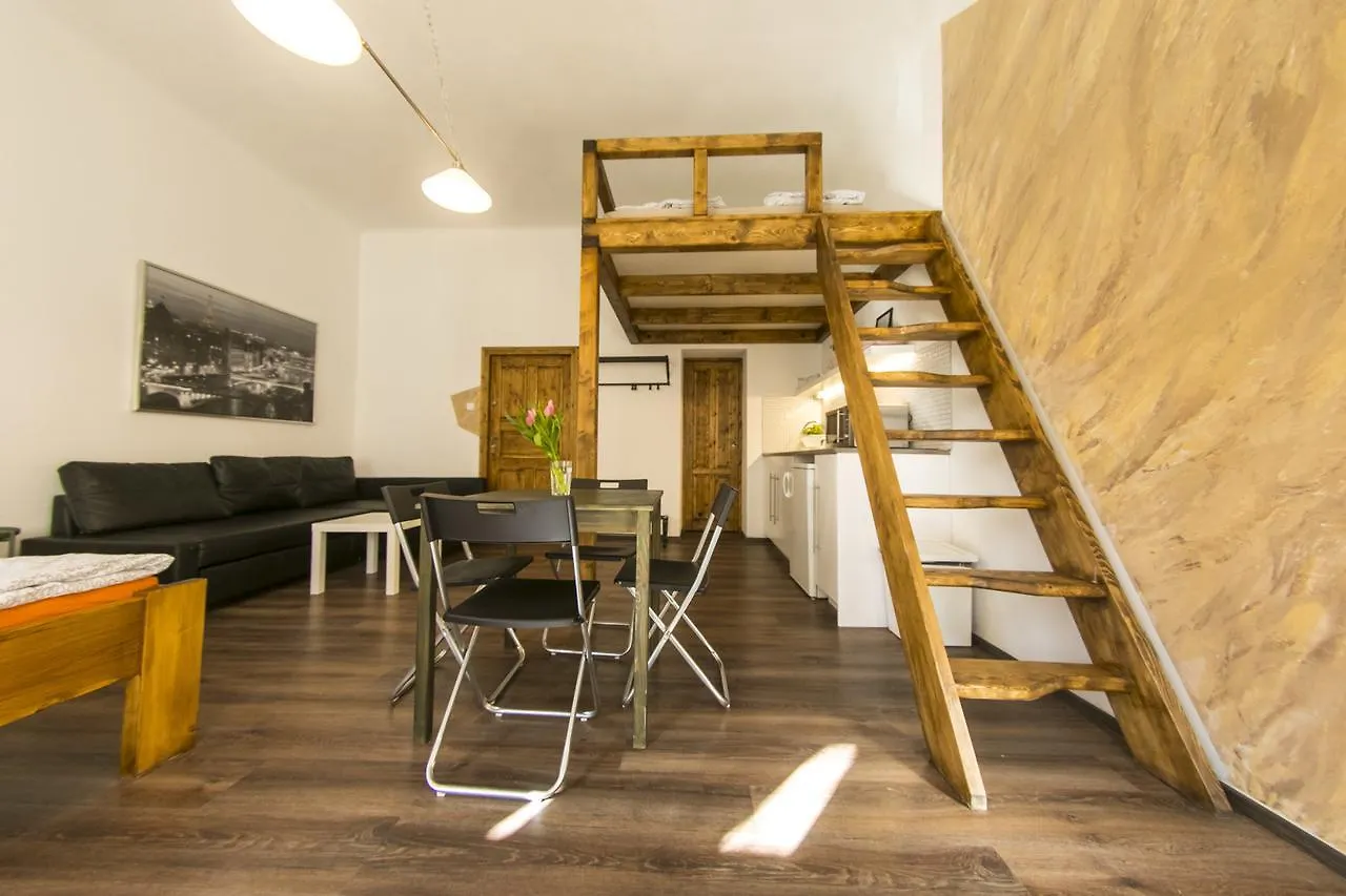 Freedom Rooms & Apartments 0*, Prague