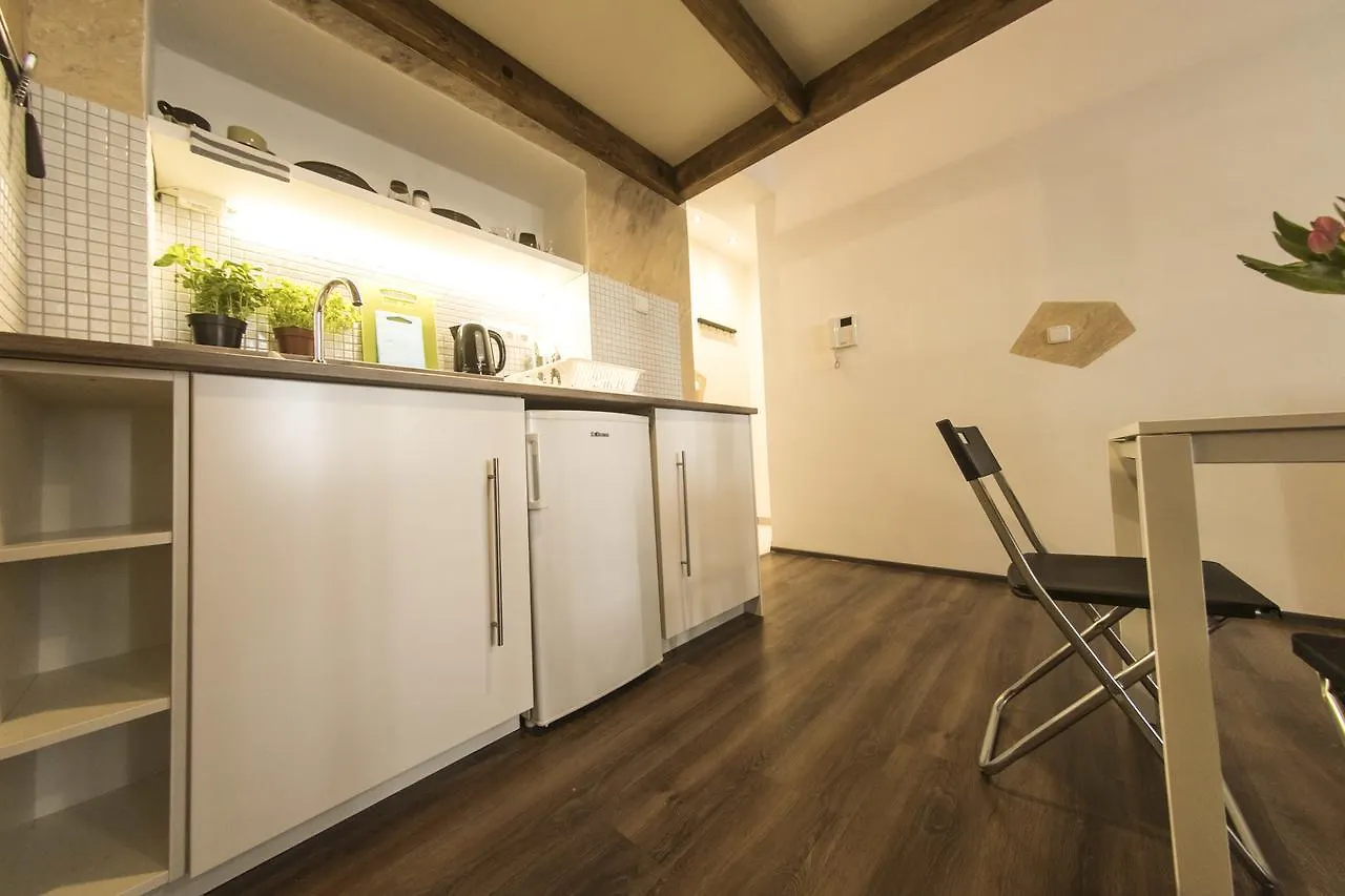 Freedom Rooms & Apartments