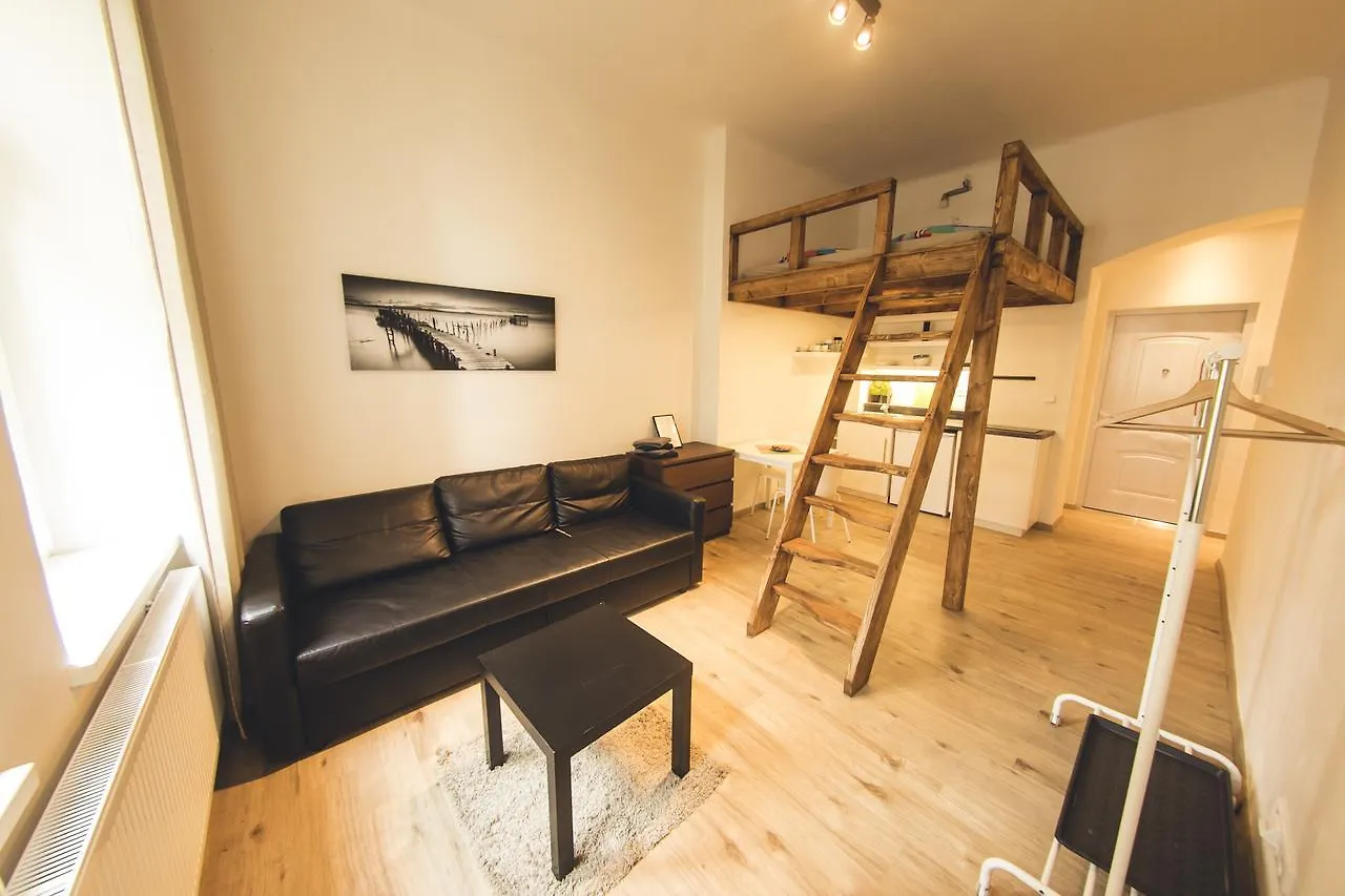 Freedom Rooms & Apartments 0*, Prague